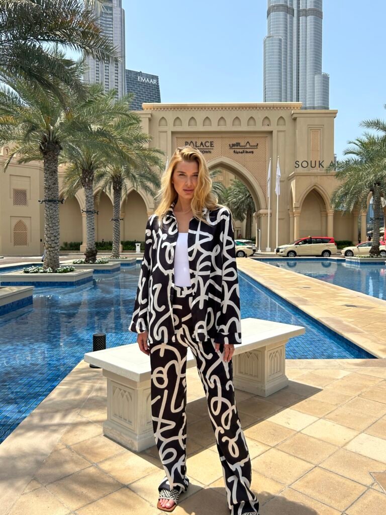 Black And Whit chemise